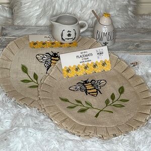 "Bee" Bundle